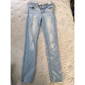 Hollister High Waisted distressed Skinny Jeans